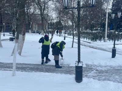 Глава Новочеркасска Павел Исаков рассказал о ночной расчистке улиц от снега — фото 3