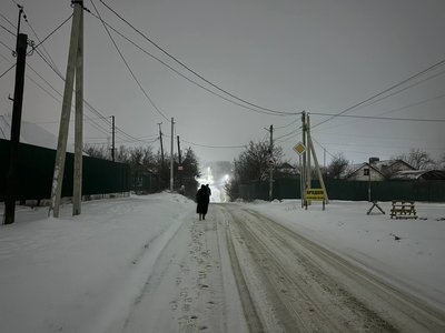 Жители Ключевого были вынуждены добираться до своей остановки вечером пешком — фото 2
