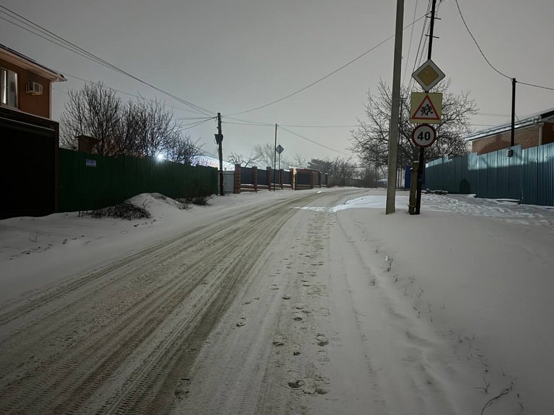 Жители Ключевого были вынуждены добираться до своей остановки вечером пешком — фото 3