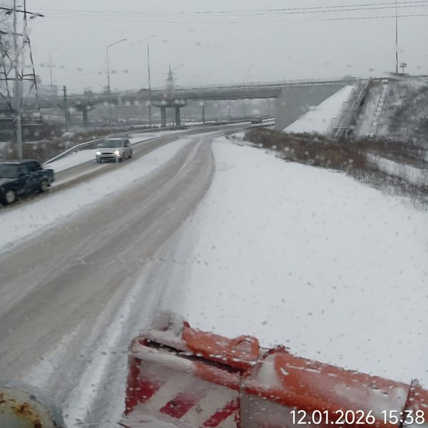 Наши подписчики присылают видео городских улиц, которые необходимо чистить от снега — фото 1