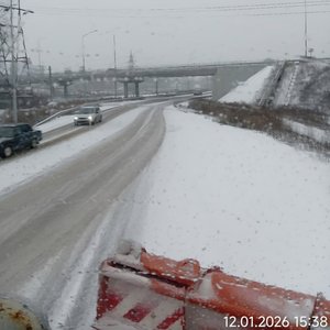 Наши подписчики присылают видео городских улиц, которые необходимо чистить от снега