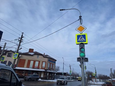 На перекрестке улиц Сарматской и Ященко введен в эксплуатацию новый светофор — фото 2
