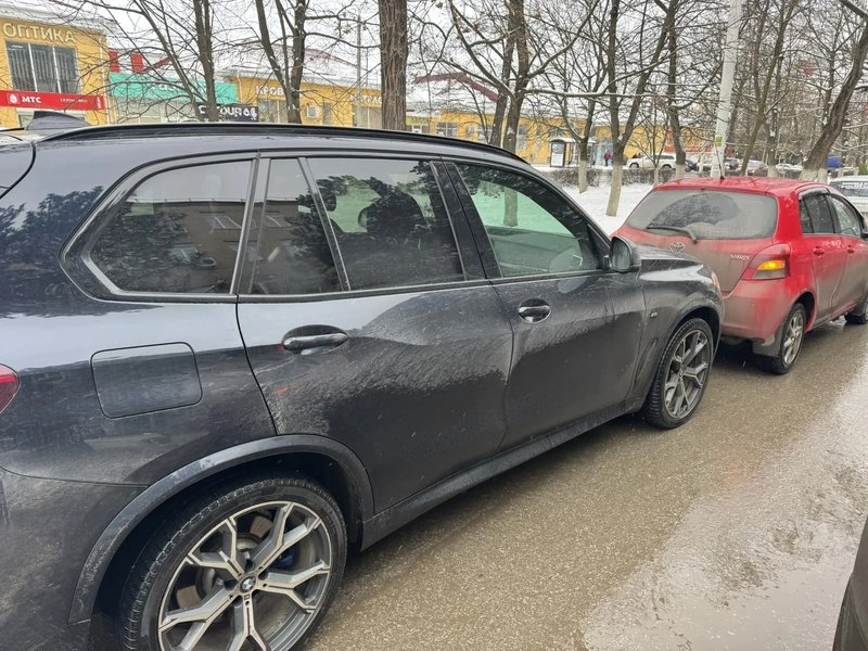 Автоледи на BMW отвлеклась за рулём и допустила столкновение с автомобилем Toyota на пр — фото 3