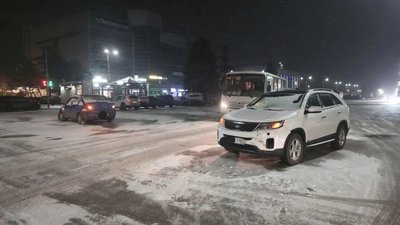 Девушка на Рено двигалась по Платовскому и при повороте налево не пропустила встречный автомобиль...