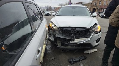 Водитель Мазды не пропустил Хендэ на пересечении Платовского и Б — фото 2