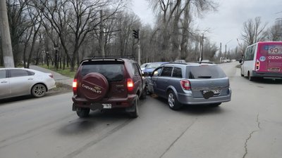 Улица Привокзальная в районе остановки "НЭВЗ" — фото 5