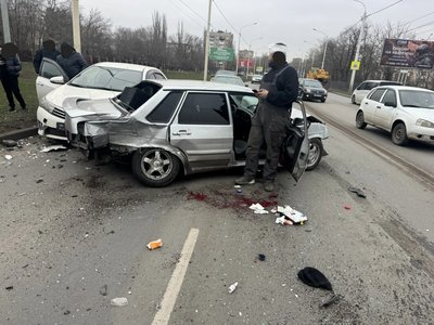 Жёсткое ДТП на Баклановском в районе Миража — фото 2