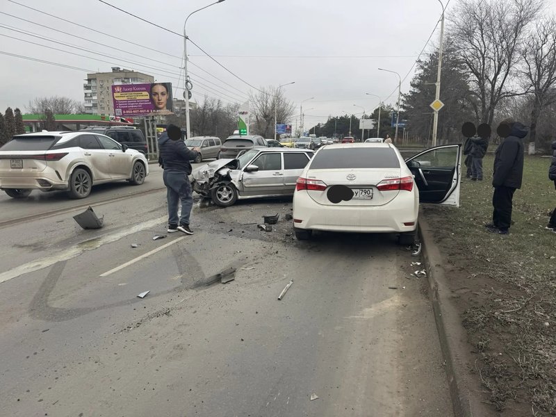 Жёсткое ДТП на Баклановском в районе Миража — фото 3
