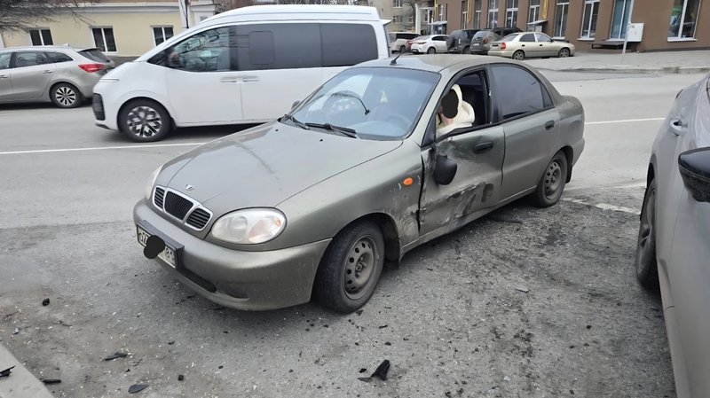 На проспекте Баклановском, в районе улицы Островского, девушка на автомобиле Дэу решила повернуть... — фото 2