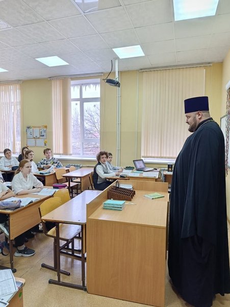 В школе №2 города Новочеркасска состоялась душевная и вдохновляющая встреча учащихся 7 «Б» класса с... — фото 2