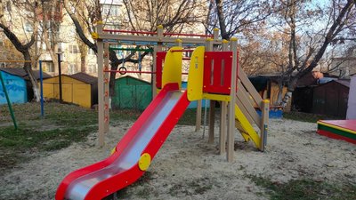 Благоустройство городских дворов: в 6-м округе появились новые игровые и спортивные площадки — фото 10