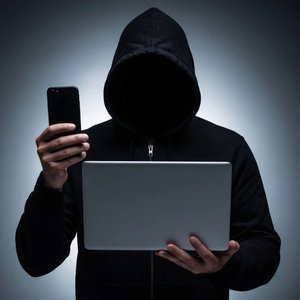 Новочеркасец лишился 2 миллионов рублей при покупке автомобиля из Европы