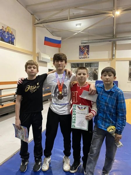 Юный борец из Новочеркасска поднялся на пьедестал Первенства области — фото 1