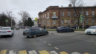 ДТП произошло на пересечении проспекта Ермака и улицы Просвещения