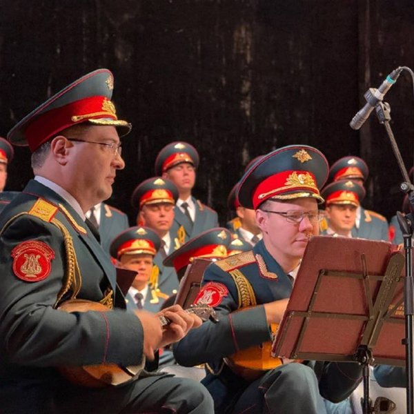 Академический ансамбль Александрова выступил в Новочеркасске с благотворительным концертом — фото 3