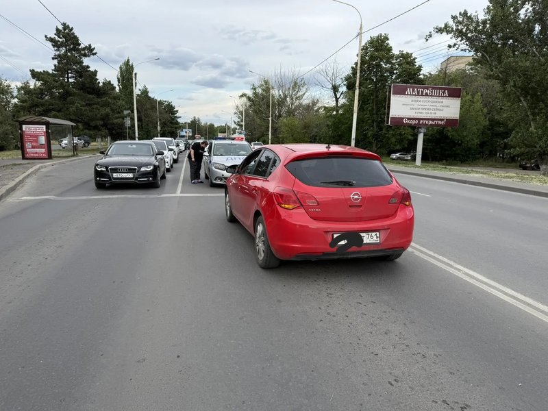 В Новочеркасске водитель Opel сбила двух женщин на пешеходном переходе — фото 3