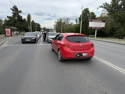 В Новочеркасске водитель Opel сбила двух женщин на пешеходном переходе — фото 3