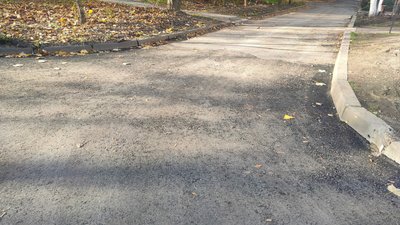 Долгожданное преображение: улица Ларина в Новочеркасске обрела новое дорожное покрытие
