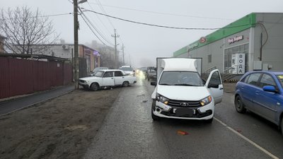 С ДТП началось утро на Сарматской в районе пересечения с Ященко — фото 5