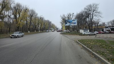 Бесконтактное ДТП случилось на выезде из Новочеркасска, в районе АЗС "Роснефть" в месте сужения... — фото 3