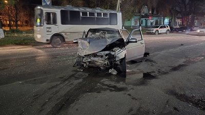 Жесткое лобовое столкновение в Персиановском: есть пострадавшие