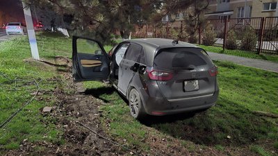 Жесткое лобовое столкновение в Персиановском: есть пострадавшие — фото 4