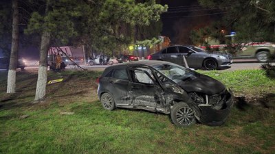 Жесткое лобовое столкновение в Персиановском: есть пострадавшие — фото 9