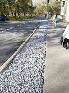 После нашей публикации о недоделанном ремонте и разбитых тротуарах по улице Бердичевского, со... — фото 2