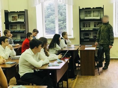 Уроки настоящего: Герои пришли в школу