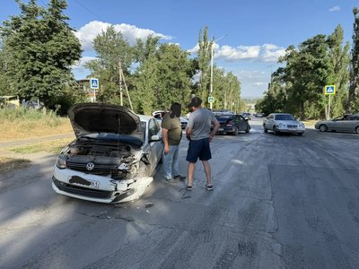 🚨 В Новочеркасске на перекрестке  Александровской и Ермака и Урицкого произошло...