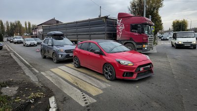 Традиционная рубрика "отвлеклась за рулём"