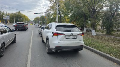 В Новочеркасске на Баклановском проспекте водитель Lexus отвлеклась и спровоцировала ДТП — фото 2