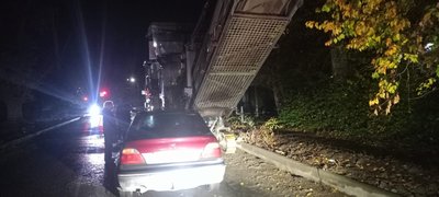 ⚡Девушка за рулём автомобиля Дэу Нексия врезалась в припаркованную прямо на дороге без освещения и... — фото 2