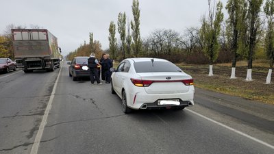 Под Новочеркасском водитель Kia Rio отвлекся и спровоцировал ДТП с пострадавшей — фото 4