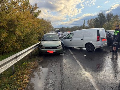 ДТП под Новочеркасском: два автомобиля разбиты, есть пострадавшие — фото 2