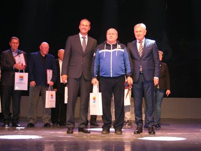 Лучшие педагоги Новочеркасска отмечены наградами в канун профессионального праздника — фото 7