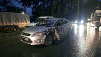 В Новочеркасске автобус врезался во встречный Ford  — фото 2