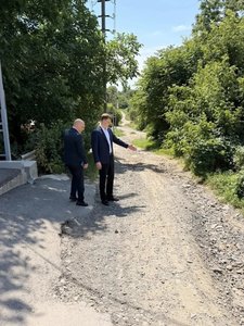 В Новочеркасске депутат Гордумы проинспектировал дороги и зеленые зоны 8-го округа