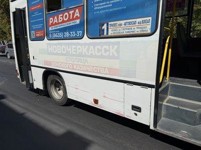 Водитель автомобиля Хендэ, отъезжая от обочины на Баклановском не заметил автобус — фото 4