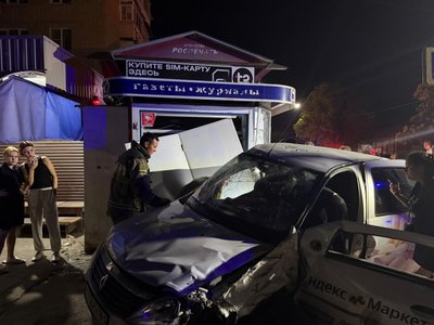 Автомобиль Рено Логан двигался на большой скорости по Клещева — фото 4