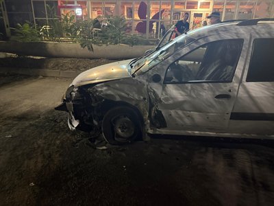 Автомобиль Рено Логан двигался на большой скорости по Клещева — фото 5