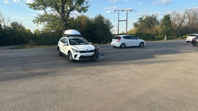 Вчера на въезде в город произошла уже стандартная (к сожалению) авария — фото 2