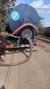 Депутат Новочеркасска зафиксировал слив нечистот в колодец