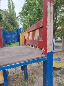 Детская площадка на Урицкого, 24 в Новочеркасске: кто поможет детям? — фото 4