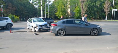 Легендарный светофор около Батона