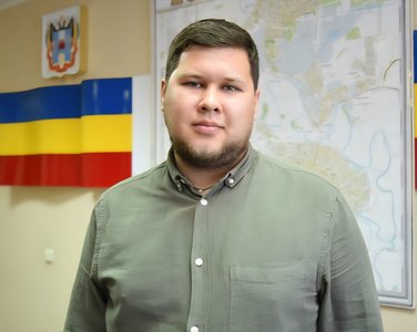 Чиновник из Новочеркасска подозревается в вымогательстве и злоупотреблении властью