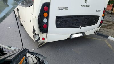 Что будет если разогнаться на Московской и на полном ходу воткнуться в стоячий автобус? Вот так... — фото 5