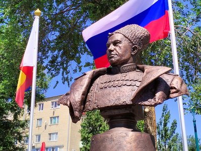 В Новочеркасске открыли памятник Герою Советского Союза генералу Якову Крейзеру