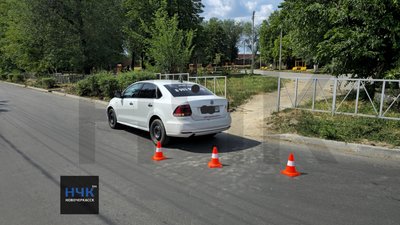 🚨 Водитель на автомобиле Фольсваген Поло сбил подростка, перебегавшего проезжую часть на площади... — фото 2