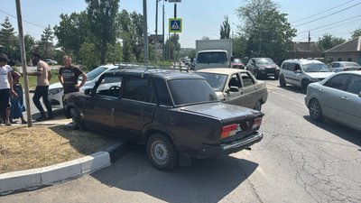 Нарушение ПДД едва не привело к трагедии в Новочеркасске — фото 2
